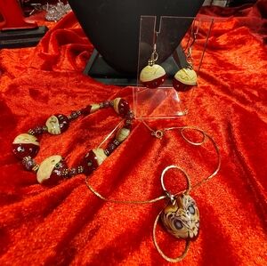 Vintage Glass/Ceramic Necklace, Earrings & Bracelet Set
